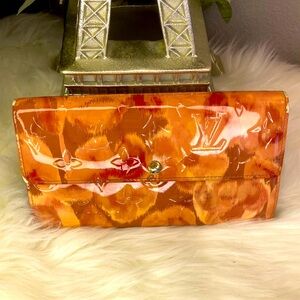 Louis Vuitton Velour Rose Sarah Vernis Monogram Wallet